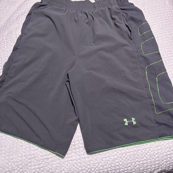 UNDER ARMOUR - Size Med Used Short - Picture 1 of 3